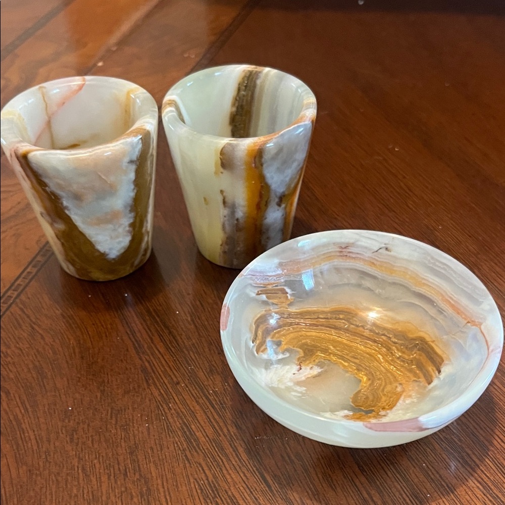 Green Onyx shot glasses and small dish